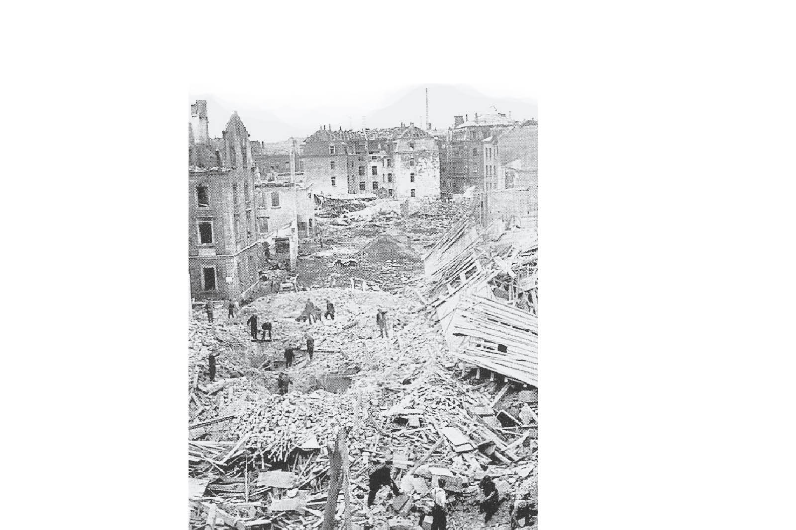 Adamstraße 1942 nach dem Bombenangriff